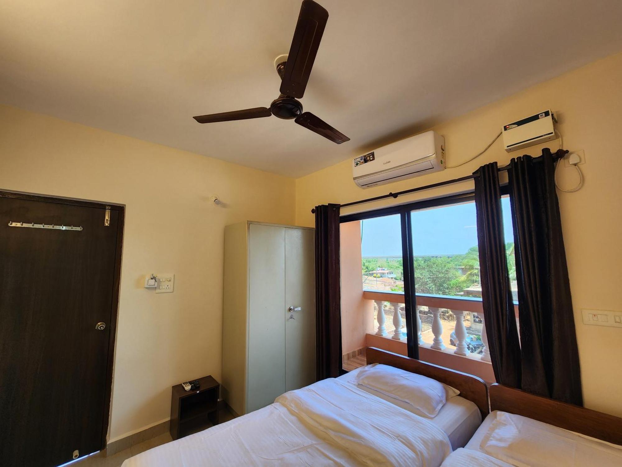Guest house Sai Sharad Naozor