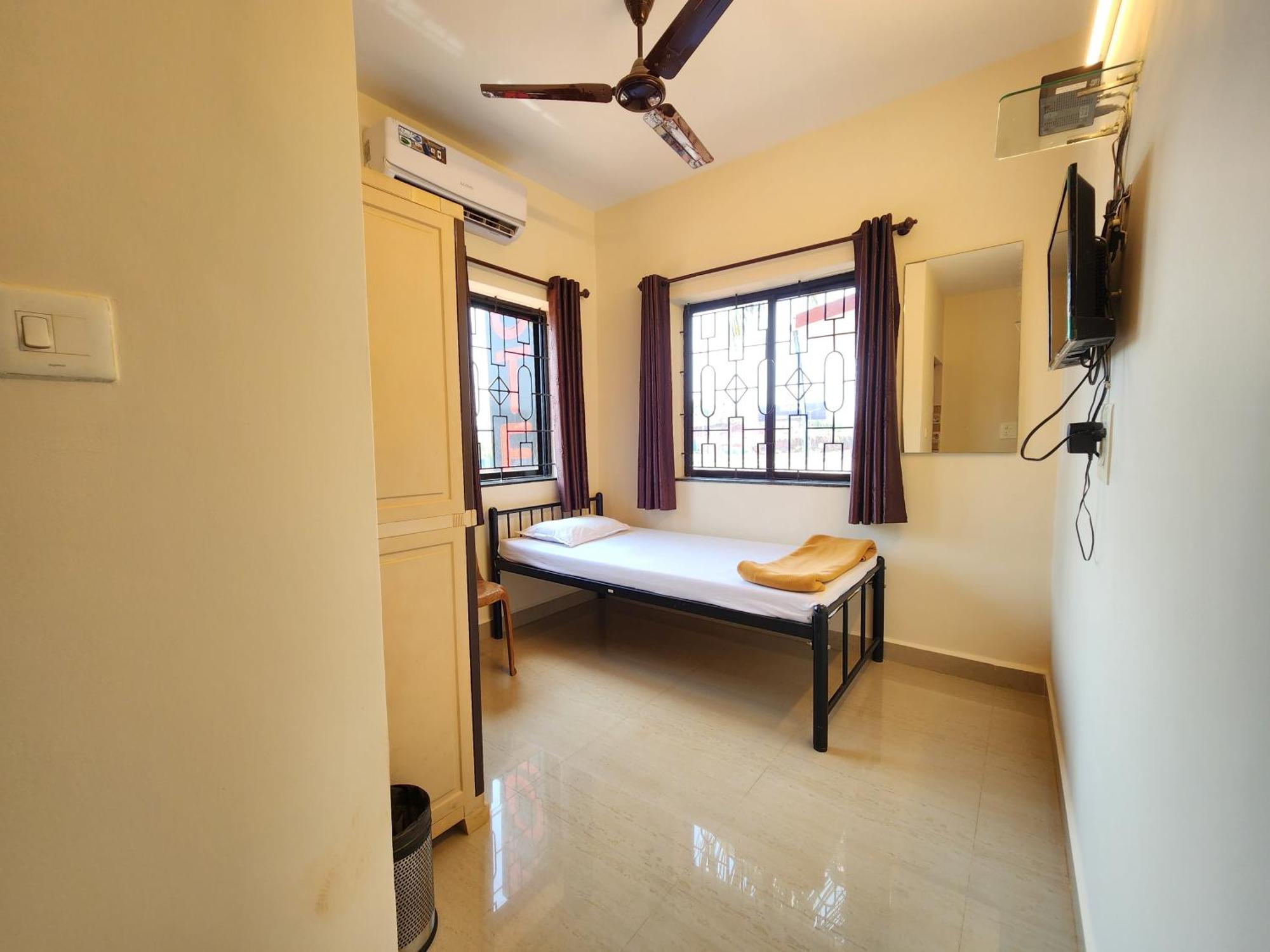 Guest house Sai Sharad Naozor